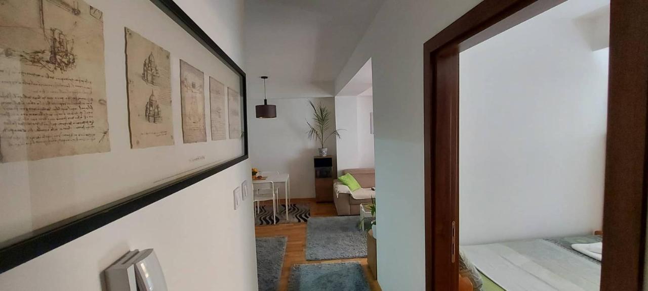 Ira'S 2 Bedroom Central Place With Private Parking Skopje Extérieur photo